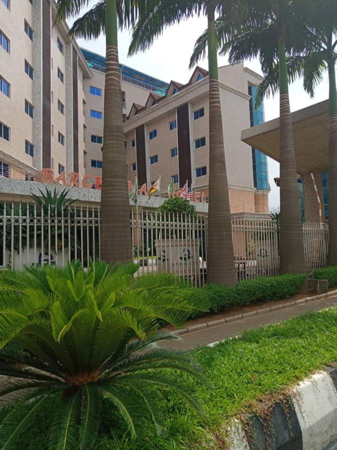 Barcelona Hotels, Abuja Mobushipe Екстериор снимка