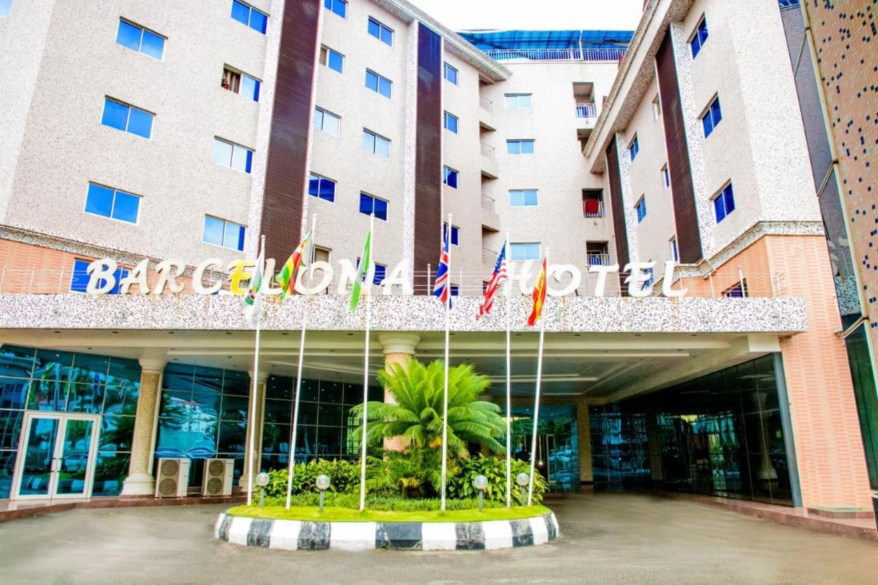 Barcelona Hotels, Abuja Mobushipe Екстериор снимка
