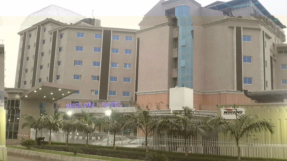 Barcelona Hotels, Abuja Mobushipe Екстериор снимка